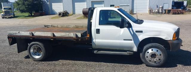 Image of Ford F-450 equipment image 3