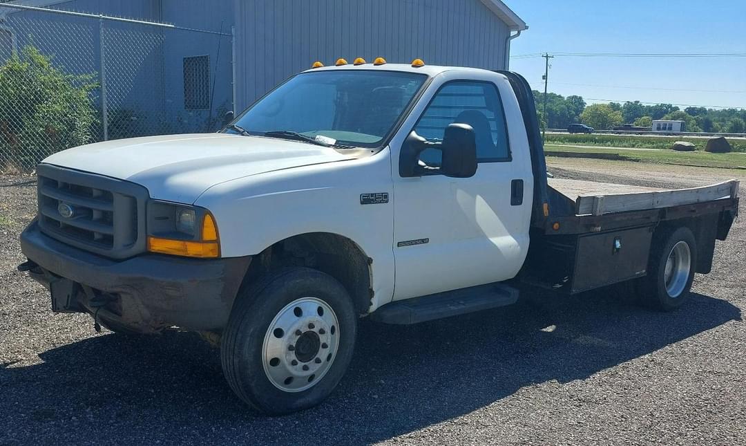 Image of Ford F-450 Primary image