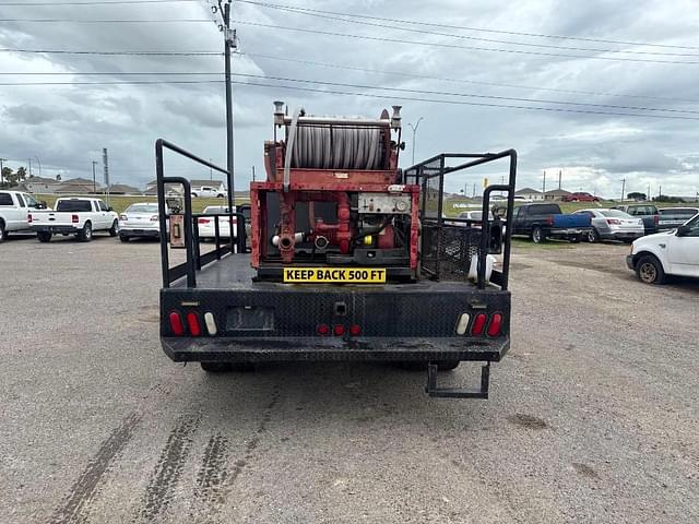 Image of Ford F-450 equipment image 4