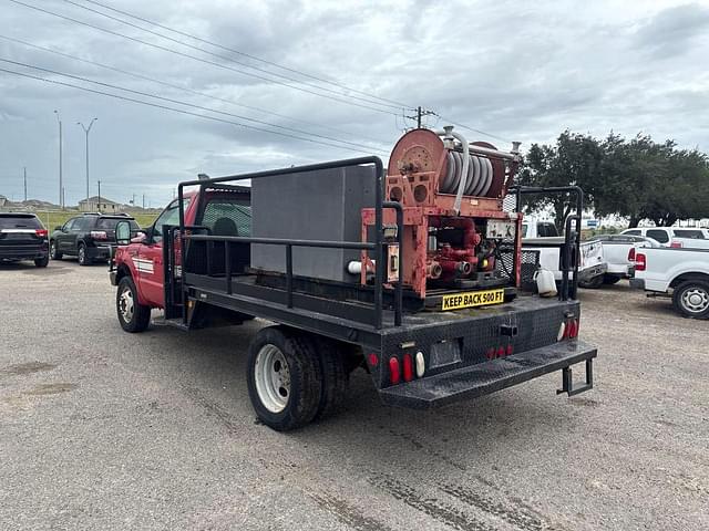 Image of Ford F-450 equipment image 2