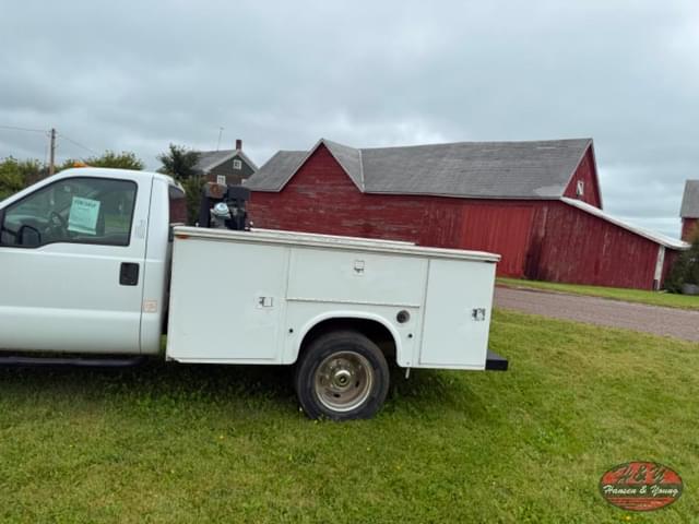 Image of Ford F-450 equipment image 2
