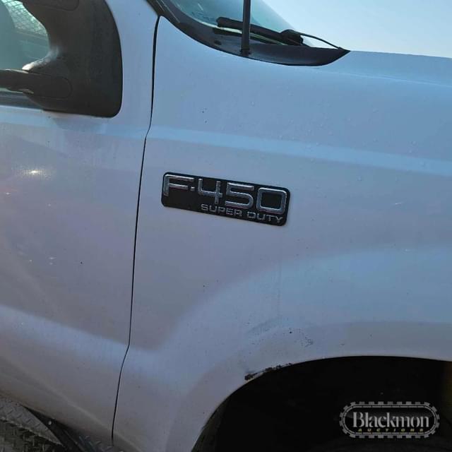 Image of Ford F-450 equipment image 1