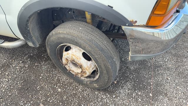 Image of Ford F-450 equipment image 3