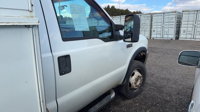 Image of Ford F-450 equipment image 4