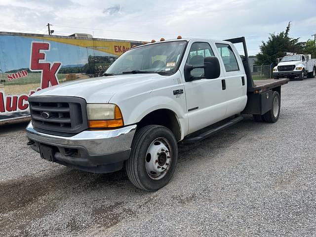 Image of Ford F-450 equipment image 4