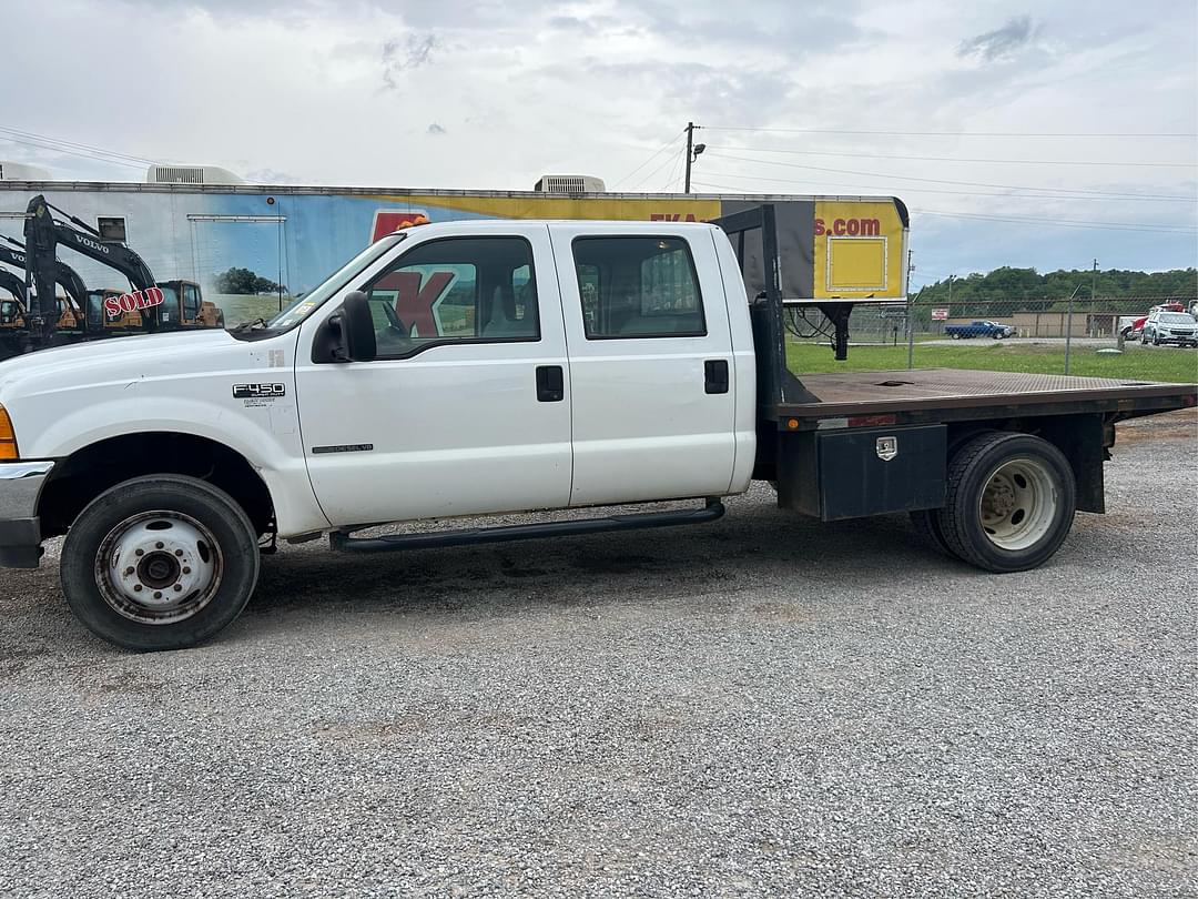 Image of Ford F-450 Primary image