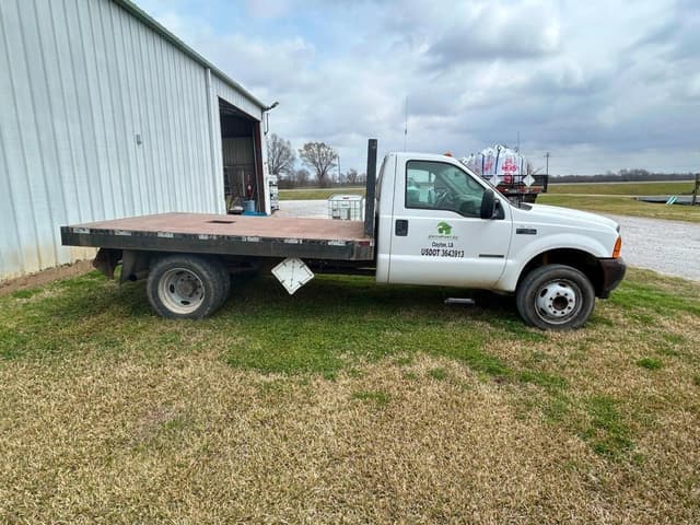 Image of Ford F-450 equipment image 3