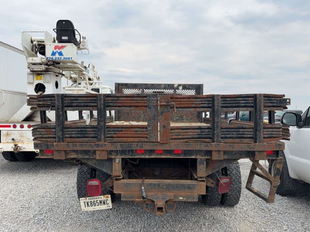 Image of Ford F-450 equipment image 4