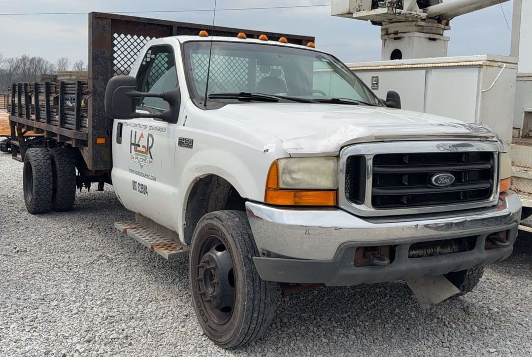 Image of Ford F-450 Primary image