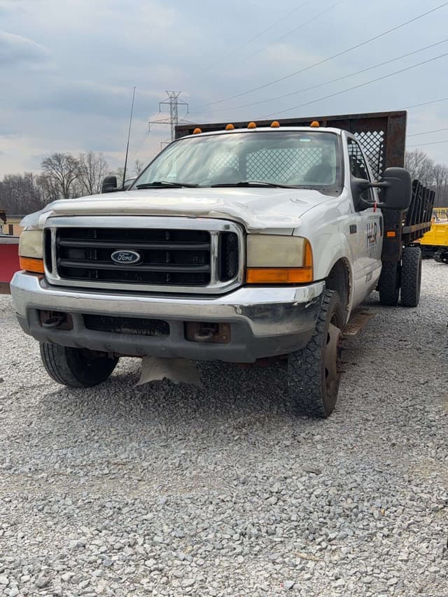 Image of Ford F-450 equipment image 2