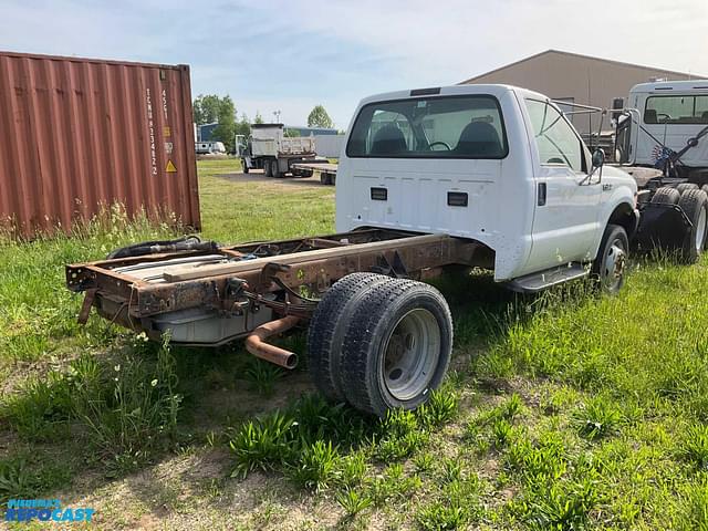 Image of Ford F-450 equipment image 2