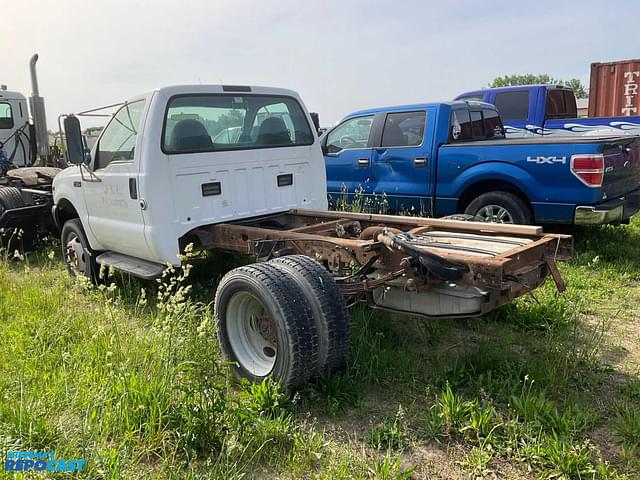 Image of Ford F-450 equipment image 3