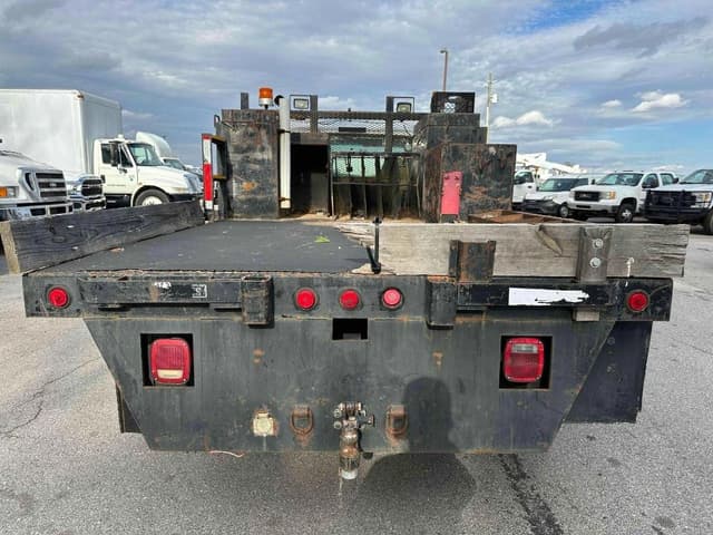 Image of Ford F-550 equipment image 3