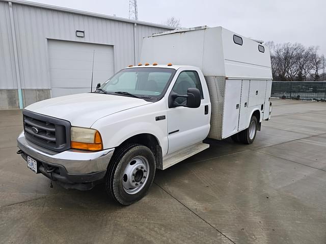 Image of Ford F-550 equipment image 1