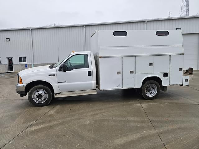 Image of Ford F-550 equipment image 4