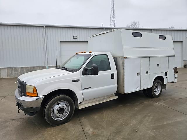 Image of Ford F-550 equipment image 2