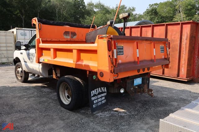 Image of Ford F-550 equipment image 3