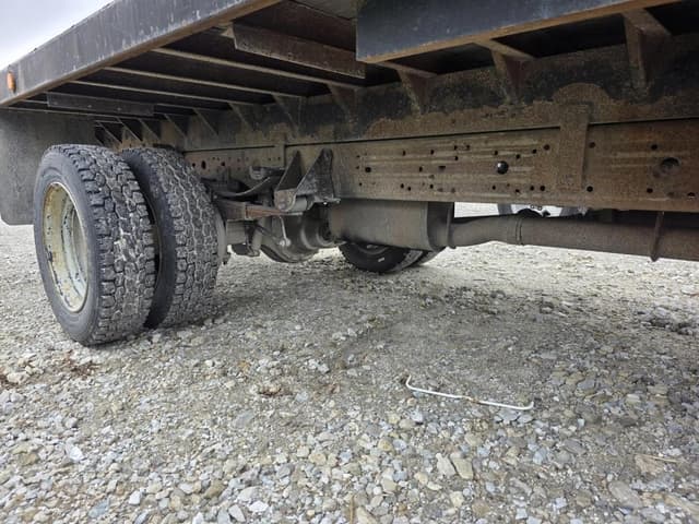 Image of Ford F-550 equipment image 2