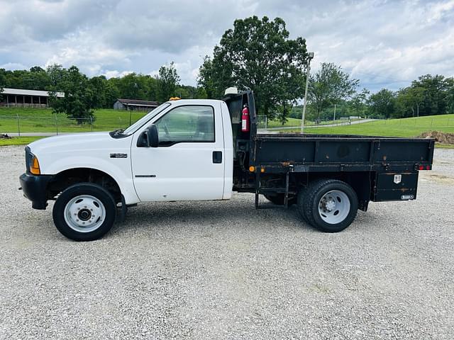 Image of Ford F-550 equipment image 1