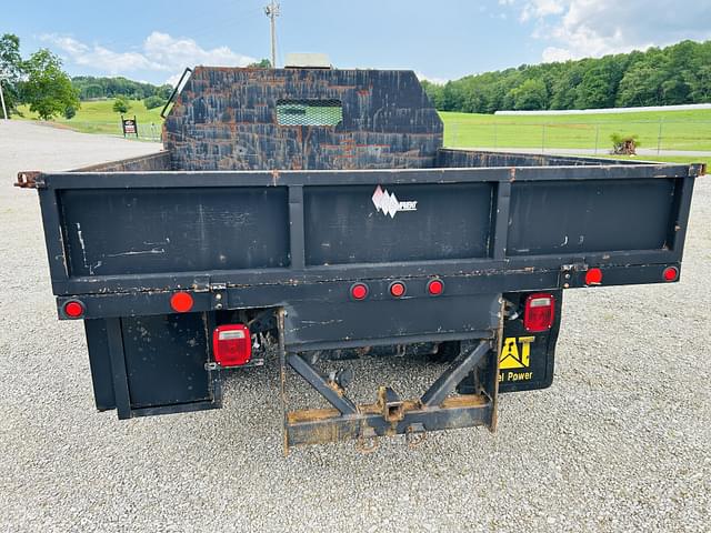 Image of Ford F-550 equipment image 3