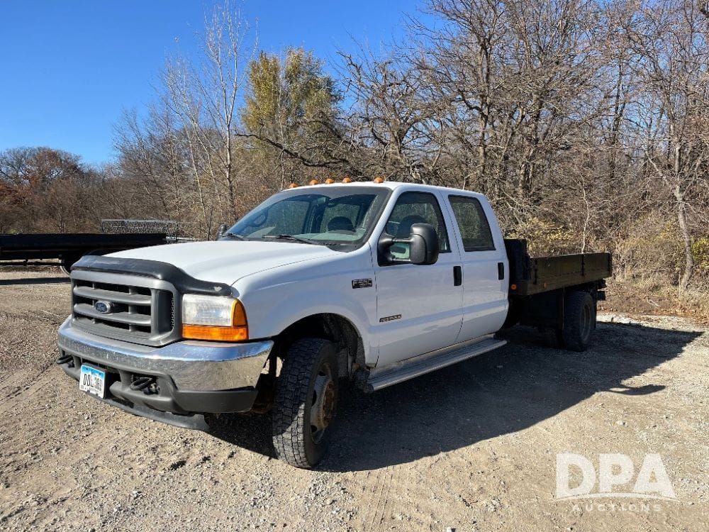 2001 Ford F-550 Equipment Image0