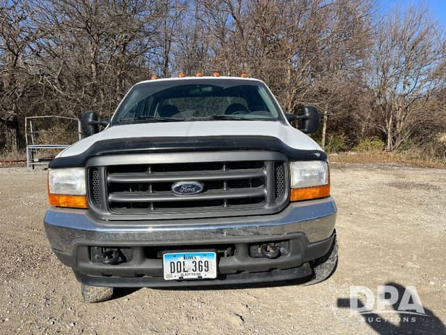 Image of Ford F-550 equipment image 2
