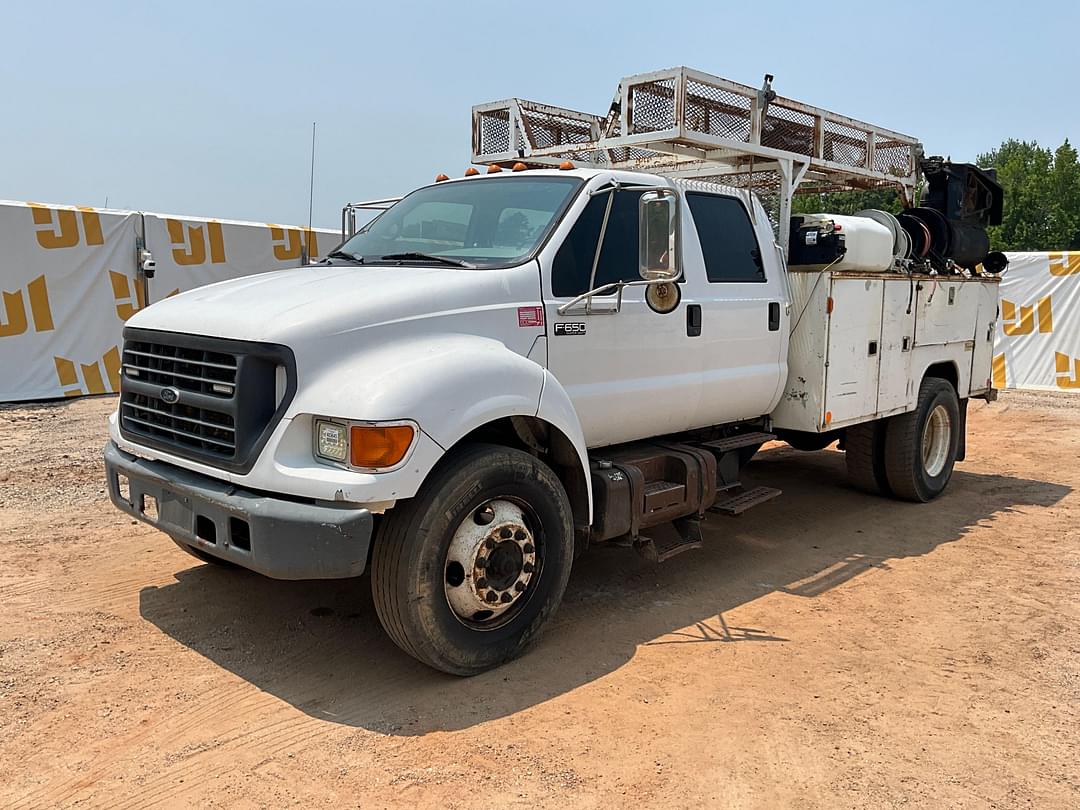 Image of Ford F-650 Primary image