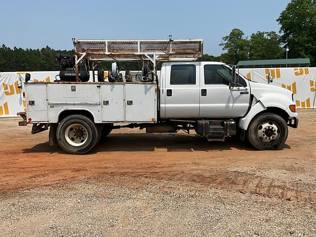 Image of Ford F-650 equipment image 3