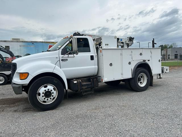 Image of Ford F-650 equipment image 1