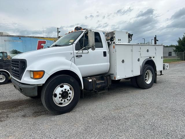 Image of Ford F-650 equipment image 2