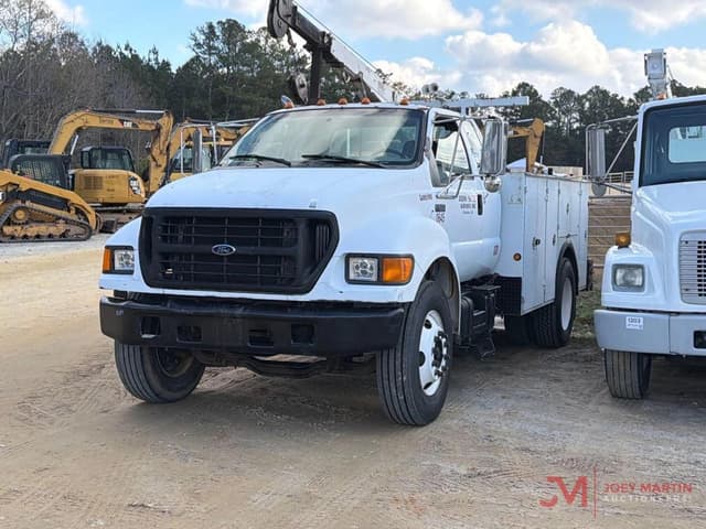 Image of Ford F-650 equipment image 1
