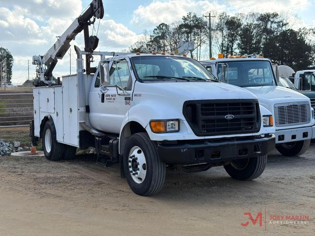 Image of Ford F-650 Primary image