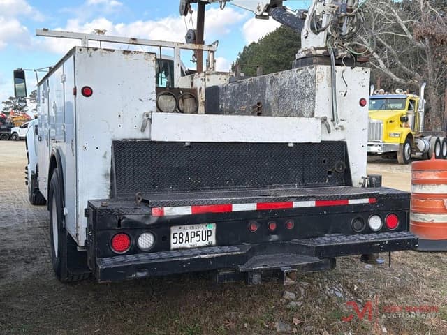 Image of Ford F-650 equipment image 3