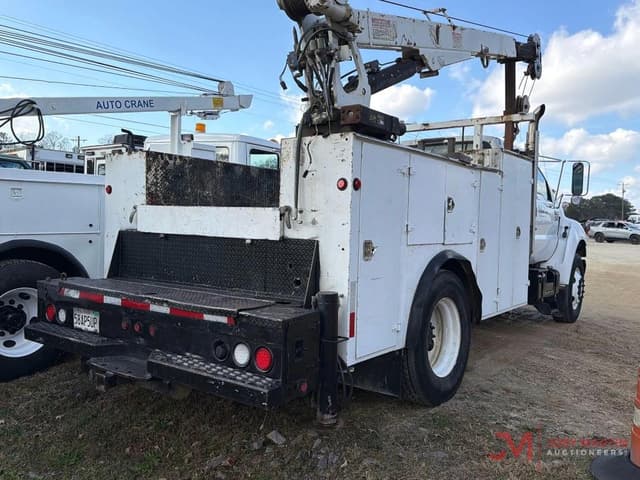 Image of Ford F-650 equipment image 2