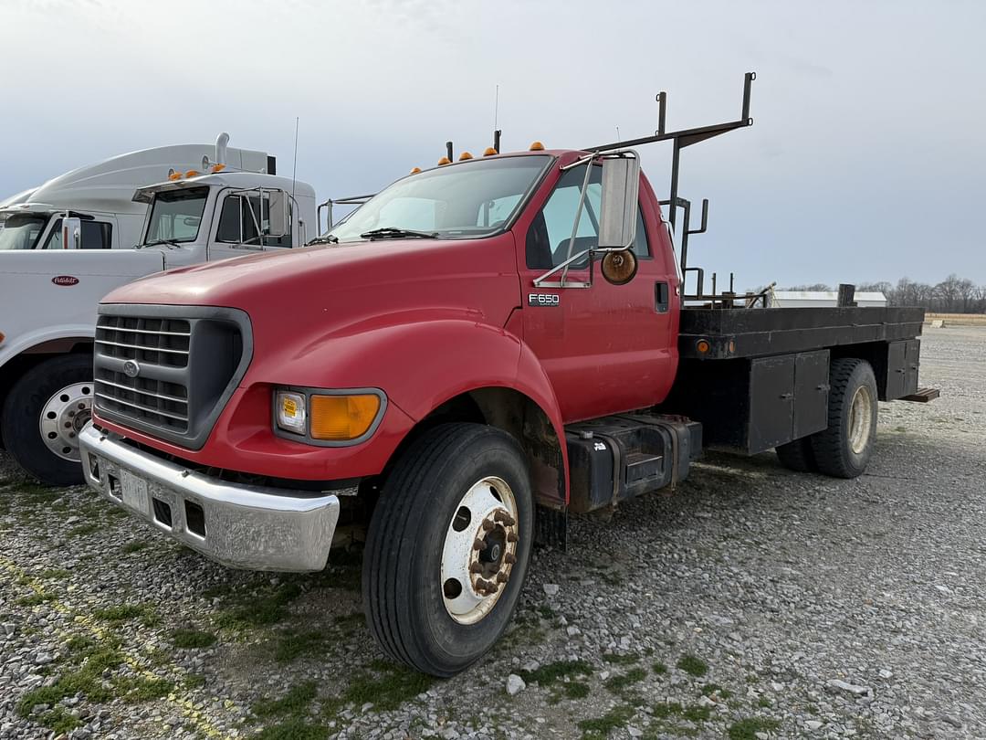 Image of Ford F-650 Primary image