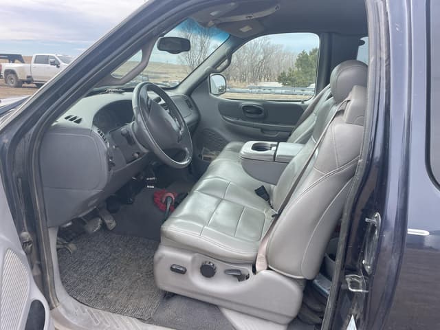 Image of Ford F-150 equipment image 4