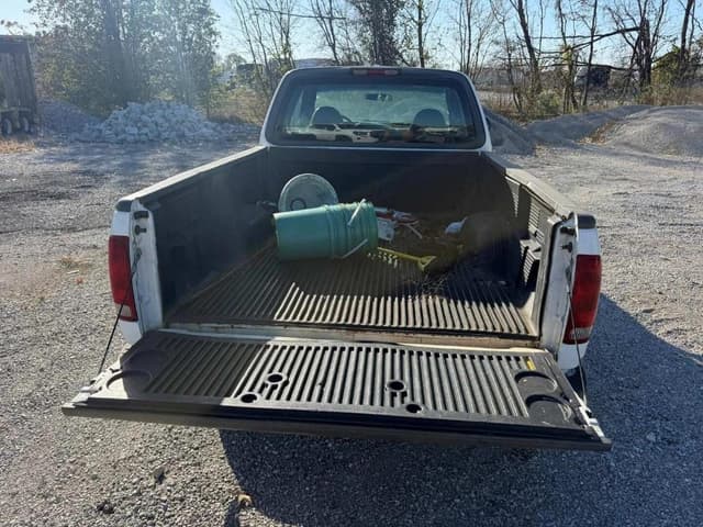 Image of Ford F-150 equipment image 4