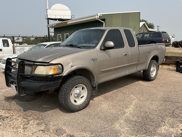 Image of Ford F-150 equipment image 3