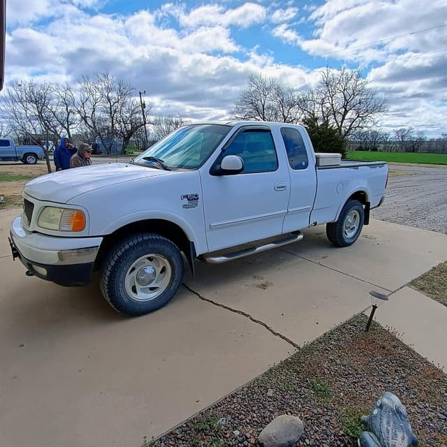 Image of Ford F-150 equipment image 2