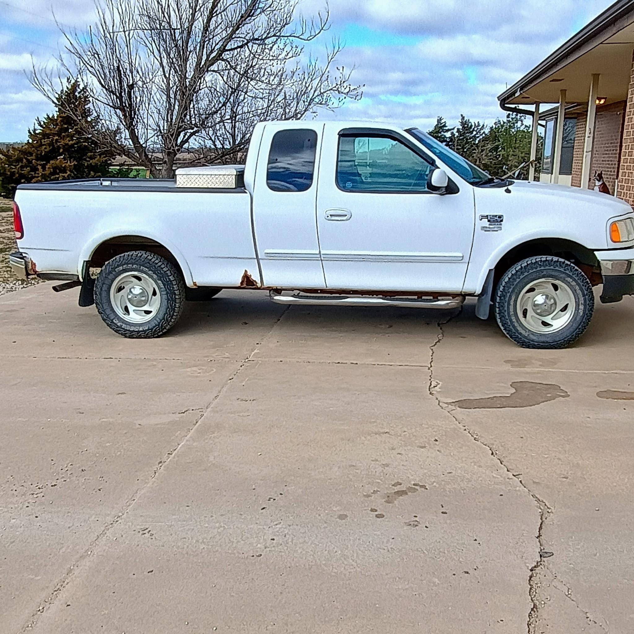 2001 Ford F-150 Equipment Image0