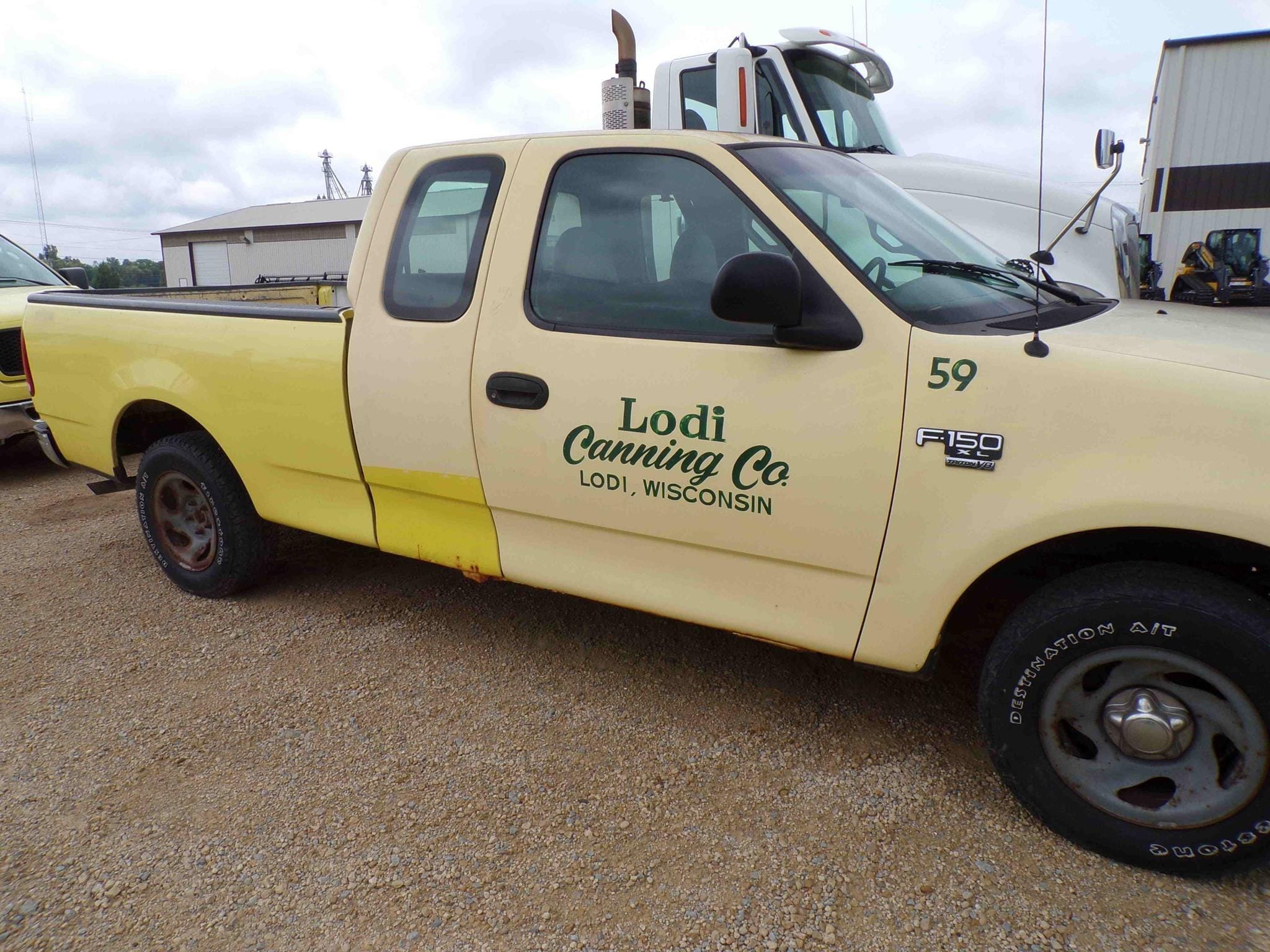 2001 Ford F-150 Equipment Image0
