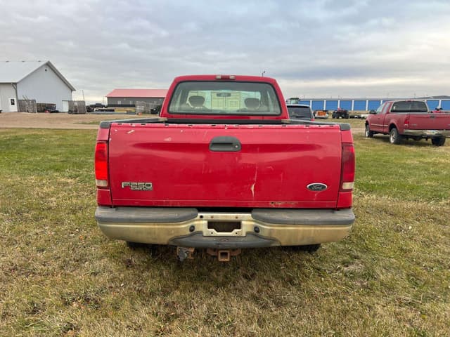 Image of Ford F-250 equipment image 4