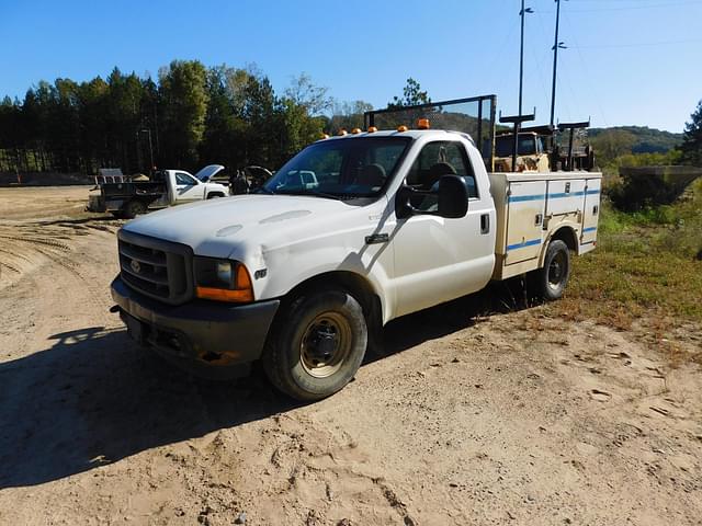 Image of Ford F-250 equipment image 2