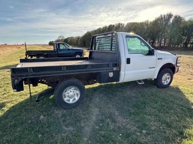 Image of Ford F-250 equipment image 2