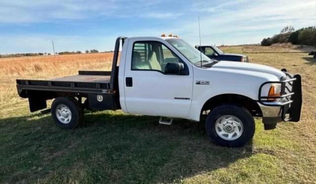 Image of Ford F-250 equipment image 1