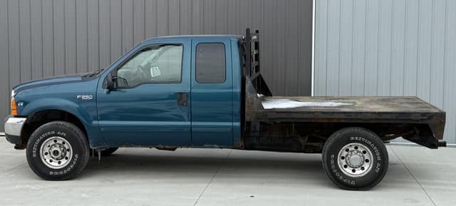 Image of Ford F-250 equipment image 3