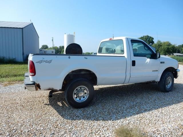 Image of Ford F-250 equipment image 4