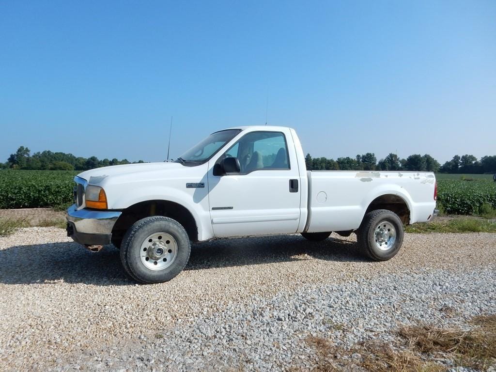 2001 Ford F-250 Equipment Image0