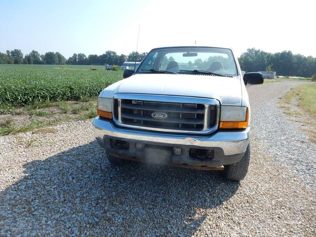 Image of Ford F-250 equipment image 2