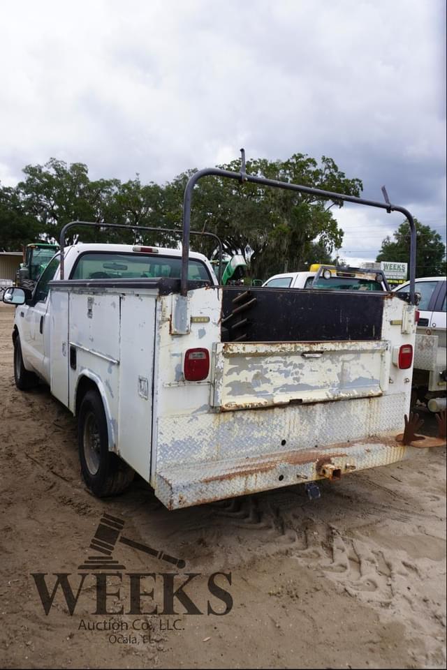 Image of Ford F-250 equipment image 2